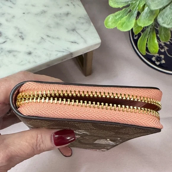 Coach Brown and Pink Floral Women's Accordion Zip Around Wallet NWT - Picture 7 of 9